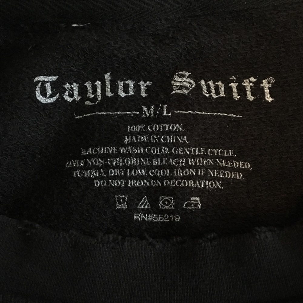 🌺SOLD🌺Taylor Swift distressed oversized - Picture 4 of 5